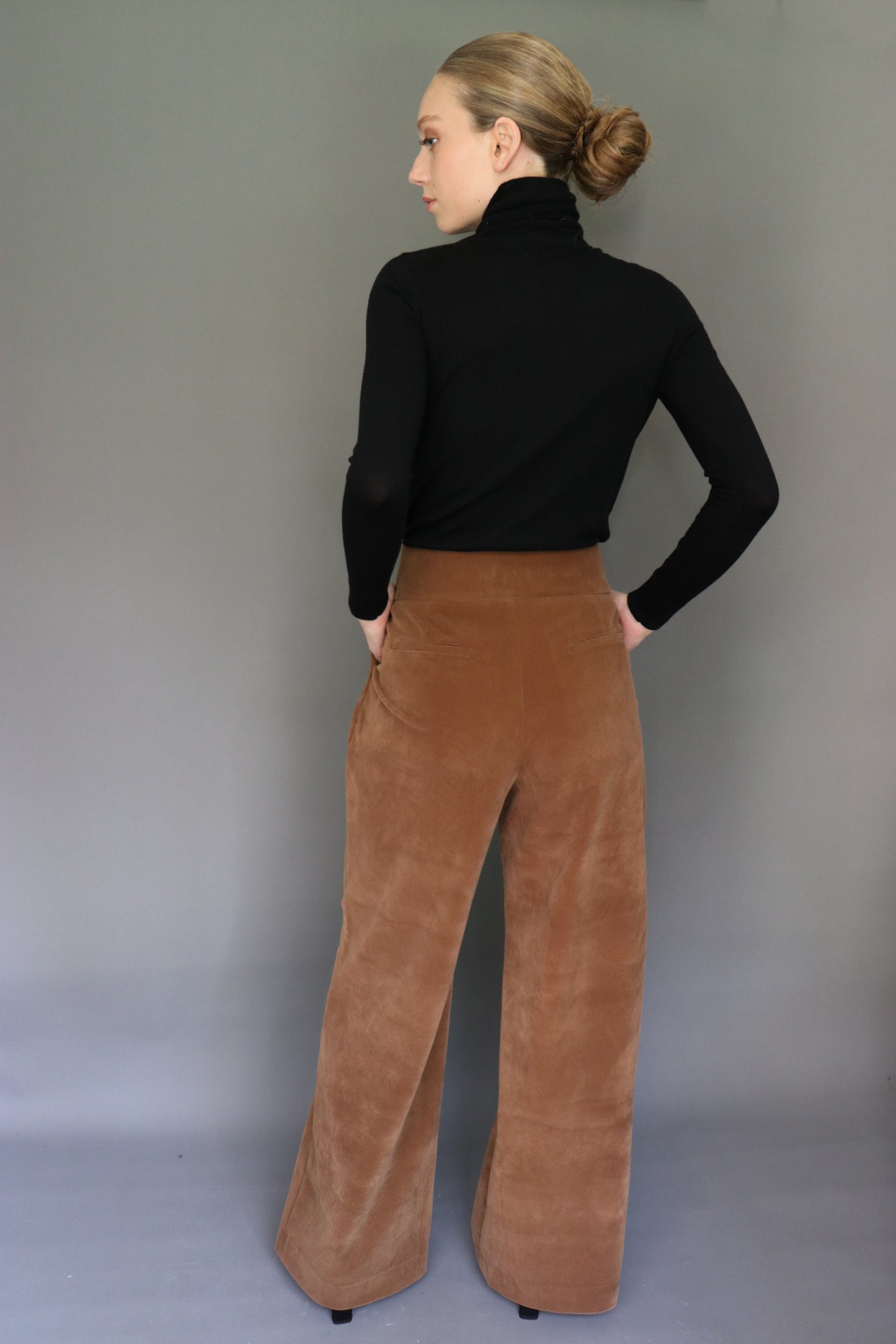 Pantalón terciopelo camel
