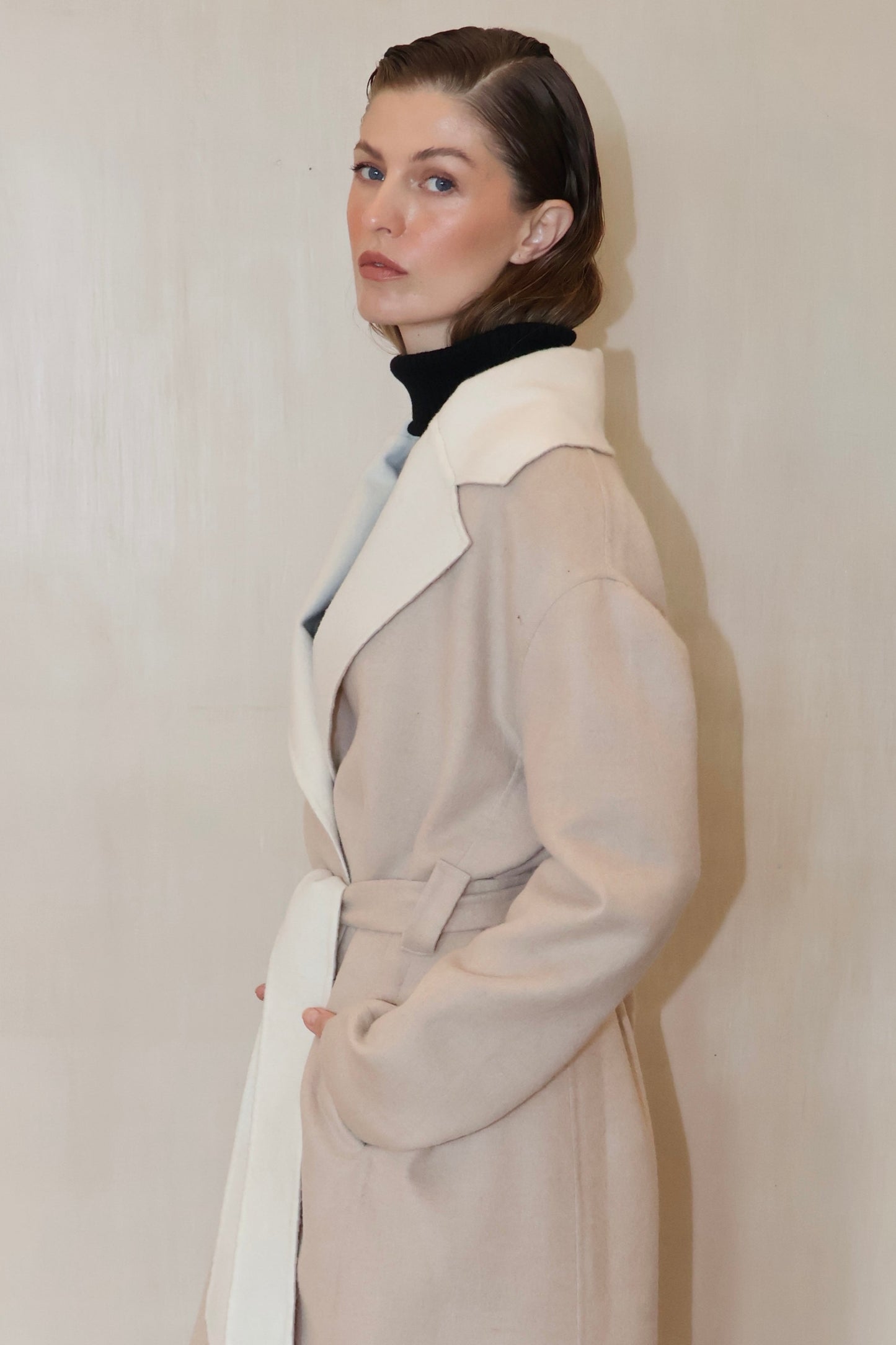 Abrigo Aitana beige y blanco