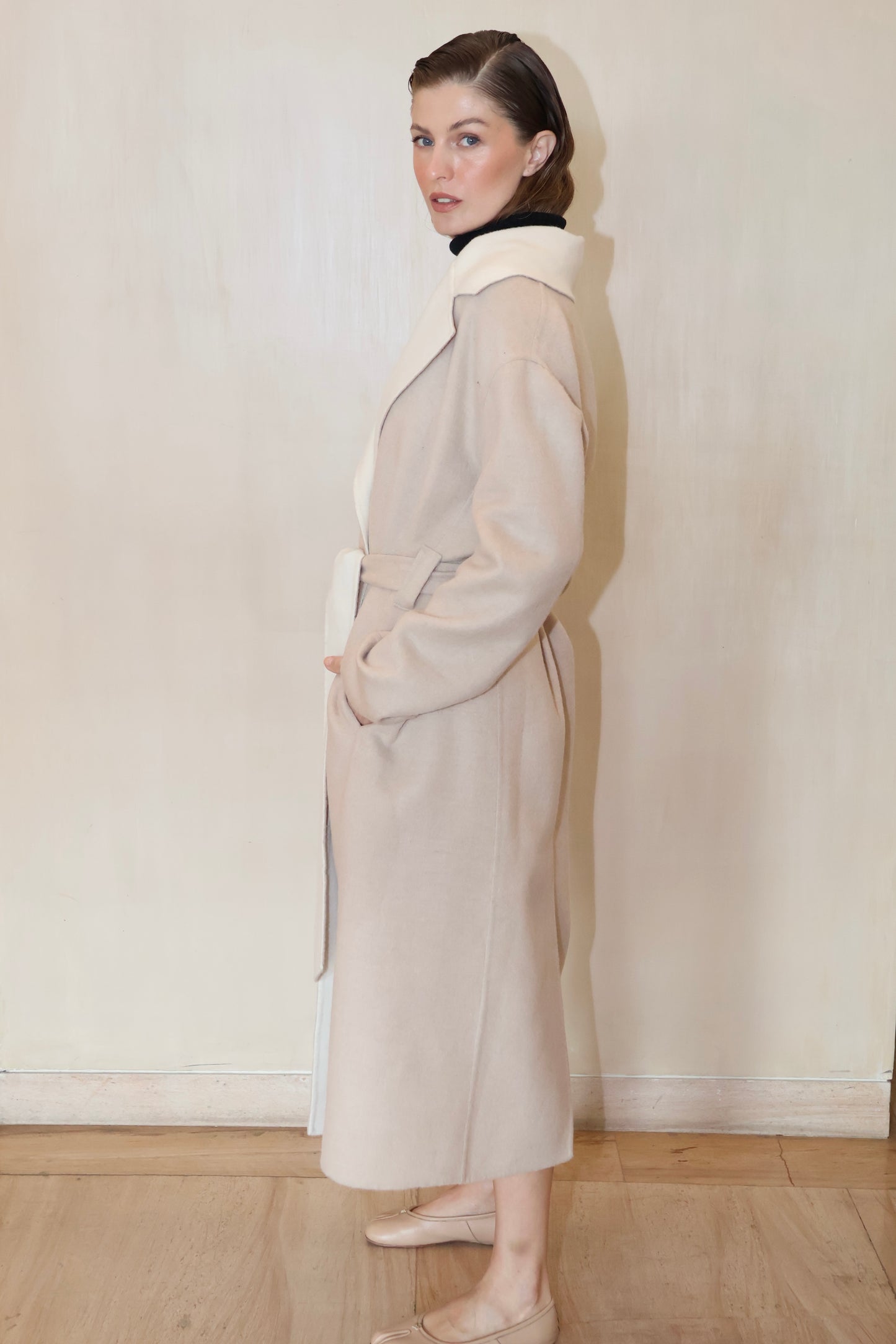 Abrigo Aitana beige y blanco