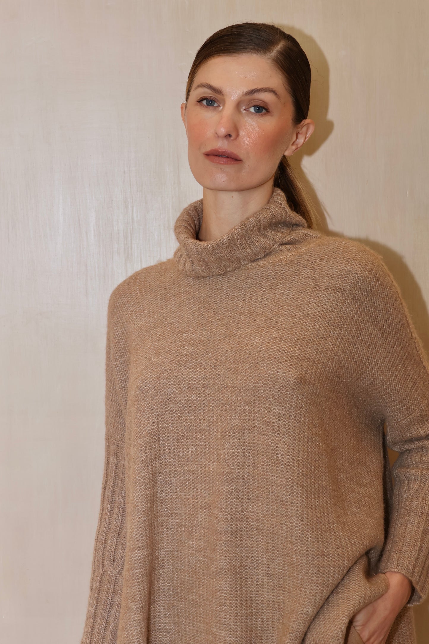 "Chompa" beige