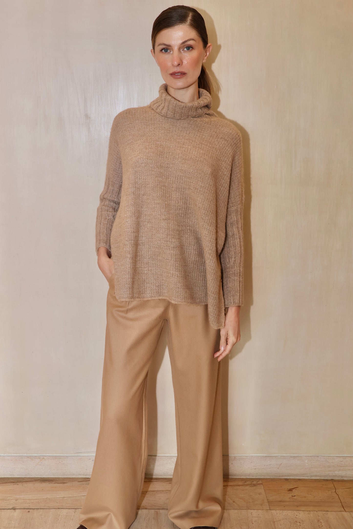 "Chompa" beige