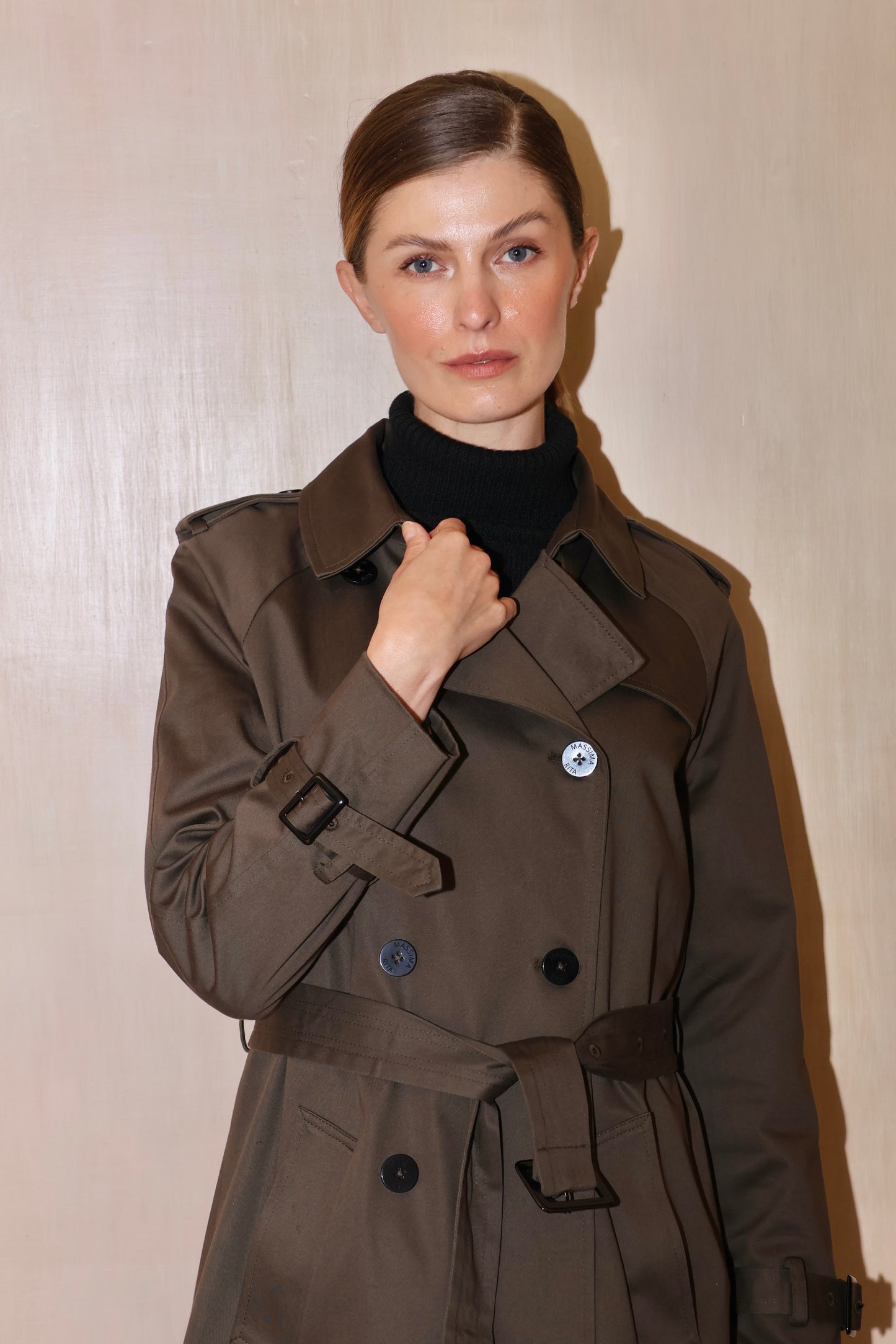 Trench verde olivo