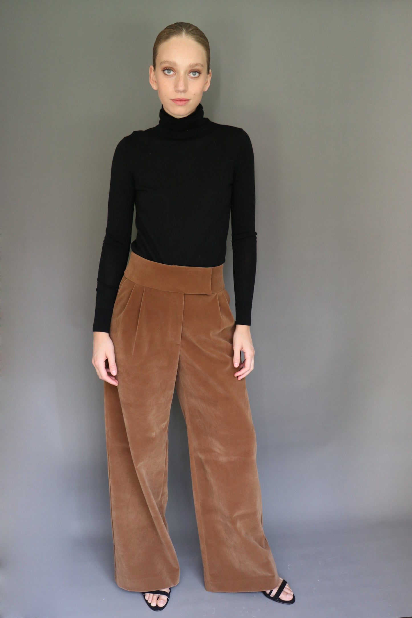 Pantalón terciopelo camel