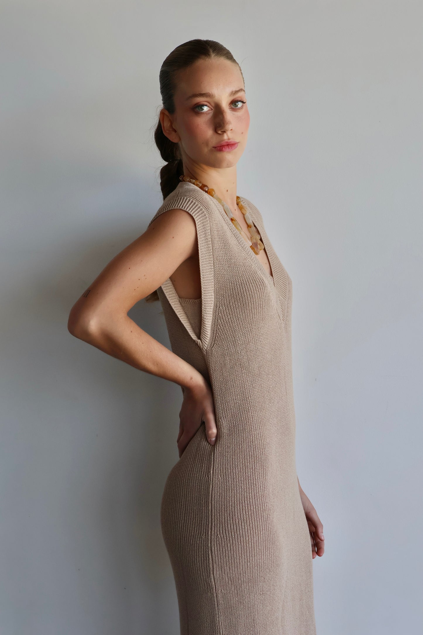 Vestido tejido beige